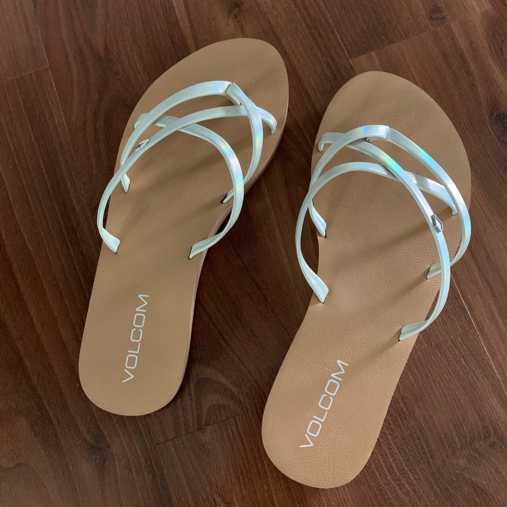 SOLD💞Volcom sandals sz6💞 - Picture 2 of 4